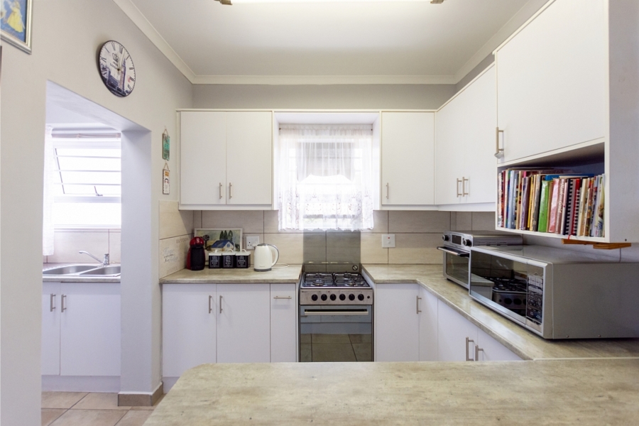 3 Bedroom Property for Sale in Harbour Lights Western Cape